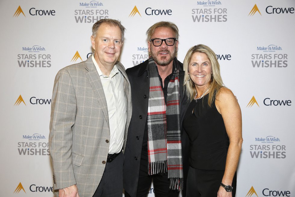 Barry and Angie Wilson with Phil Vassar.JPG