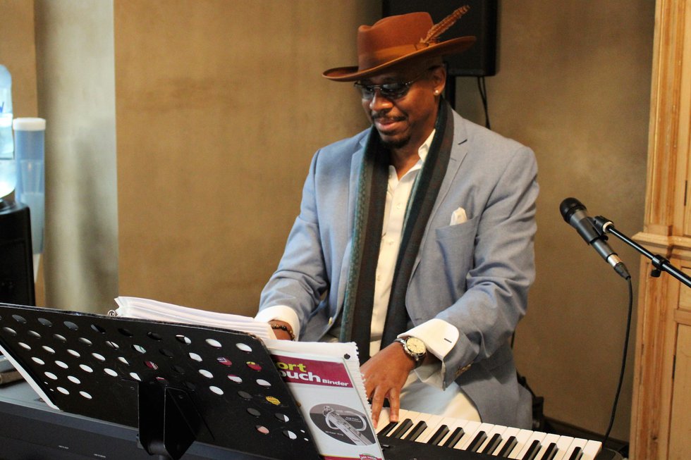 Jazz musician Karlton Taylor entertained guests.JPG