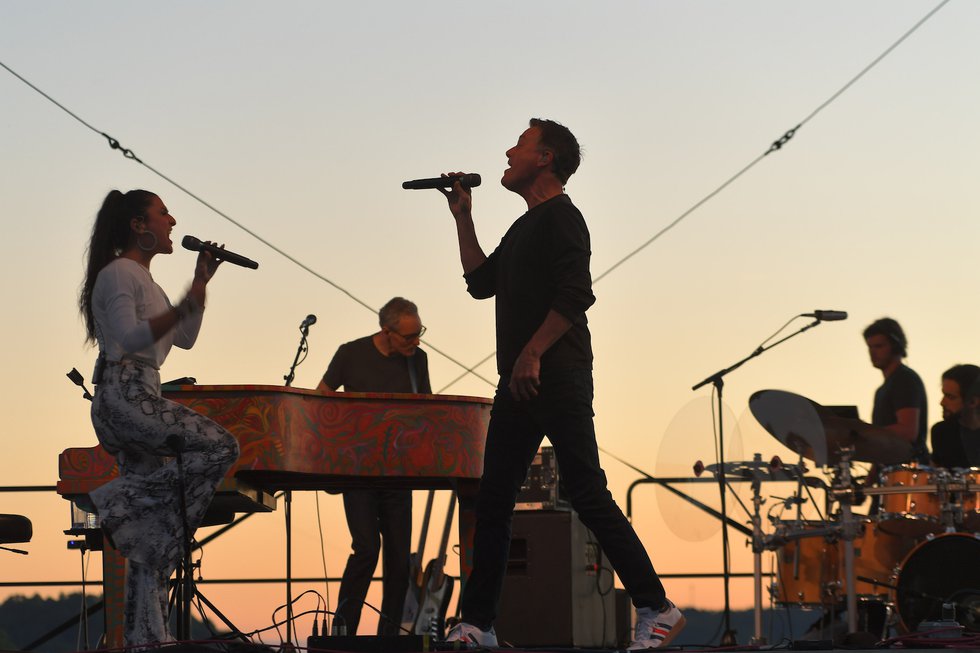 Michael W. Smith and Vanessa Campagna perform their #1 song ΓÇ£WaymakerΓÇ¥ at his drive-in concert in Franklin, TN on May 30, 2020.JPG