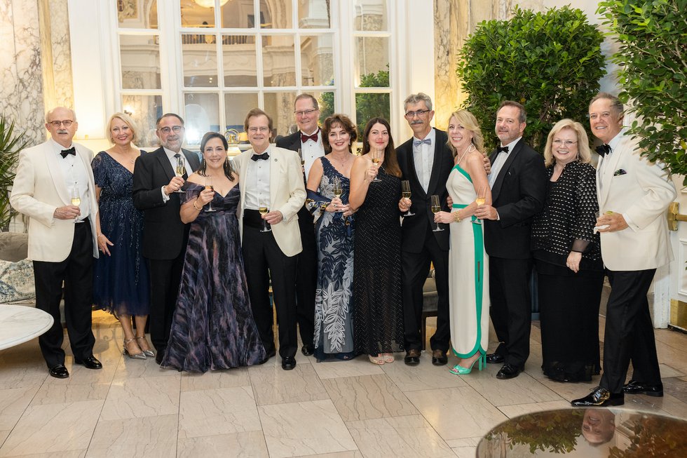 Scott Peterson, Loren Chumley, Michael & Cindee Gold, Chase Cole, Steve & Gloria Pignatiello, Justine & Christian Clerget, Christie Wilson, Christophe Prieux, Holly & Mark Whaley at Patrons Dinner.jpg