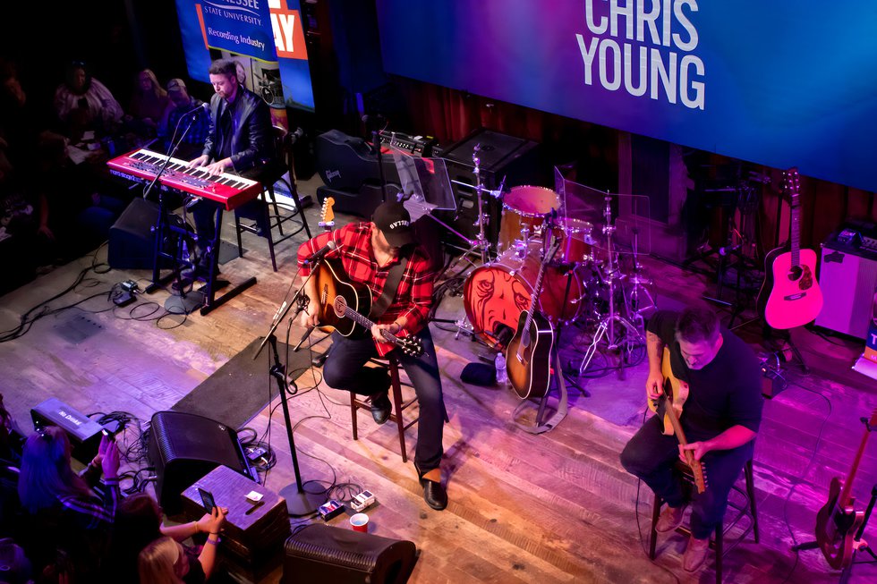 Chris Young and Band 1.jpg